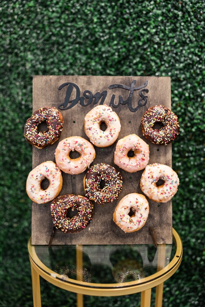 Flower bar and Donut wall